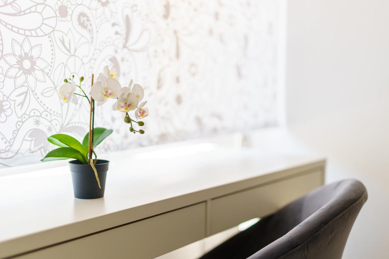 Atena Rooms กาญารี ภายนอก รูปภาพ